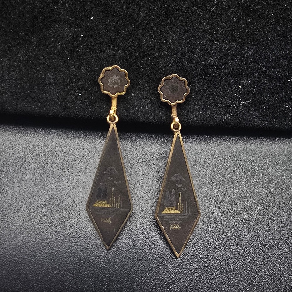 Damascene Black Enamel Screw Back Earrings Asian Scene Vintage